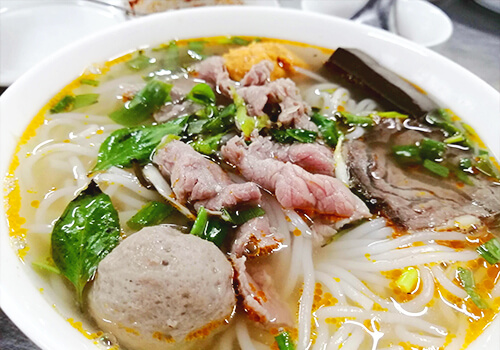 フエ名物 ブンボーフエ（Bun Bo Hue）